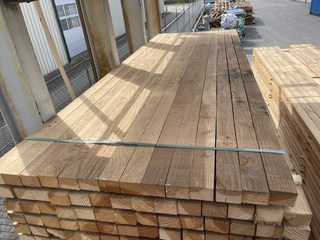 Ca. 77x Douglas Regels Fijnbezaagd, 50x75mm, lengte 300cm